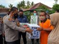 Jumat Berkah ; Kapolresta Banyuwangi dan PJU Bagkan Sembako dan Makanan Kepada Warga Terdampak Puting Beliung