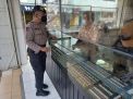 Polsek Pabean Cantikan Lakukan Patroli di Toko Emas, Ingatkan Pedagang Untuk Selalu Waspada 3C