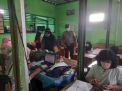 Bhabinkamtibmas Bongkaran Lakukan Pendampingan Pelaksanaan Vaksinasi Untuk Anak Sekolah