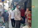 Bhabinkamtibmas Perak Timur Bagikan Himbauan Prokes, Ingatkan Warga Untuk Disiplin Patuhi Peraturan