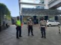 Personil Polsek Pabean Cantikan Kontrol Ke Rumah Sakit Al Irsyad, Waspada Adanya Pengambilan Paksa Pasien Covid-19