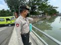 Polsek Pabean Cantikan Cek Kondisi Air Sungai Berkala, Waspada Adanya Kenaikan Tinggi Air
