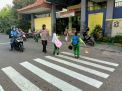 Polsek Krembangan Laksanakan Gaktur Pagi di Sejumlah Sekolah, Pastikan Situasi Aman Terkendali