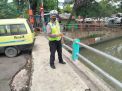 Polsek Pabean Cantikan Cek Kondisi Sungai Kalimas, Waspada Terjadinya Banjir