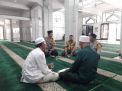 Personil Polsek Krembangan Sampaikan Pesan Kamtibmas Kepada Masyarakat Seusai Kegiatan Sholat Jumat