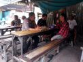 Anggota Bhabinkamtibmas Krembangan Utara Lakukan Sambang Masyarakat, Sampaikan Pesan Waspada Kerawanan