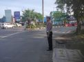 Polsek Krembangan Laksanakan Pengaturan Lalin Sore di Pertigaan TL Demak, Terpantau Arus Lancar