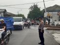Polsek Asemrowo Laksanakan Giat Pos Akhir Rel Kereta Api Tambak Mayor, Situasi Terpantau Ramai Lancar