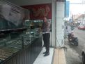 Polsek Pabean Cantikan Laksanakan Patroli Keamanan di Sekitar Pertokoan Emas, Ingatkan Pedagang Untuk Selalu Waspada