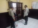 Polsek Pabean Cantikan Cek Kondisi Ruang Tahanan, Terpantau Dalam Kondisi Sehat
