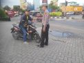 Polsek Krembangan Laksanakan Patroli Pemantauan Arus Lalu Lintas, Antisipasi Terjadinya Kemacetan
