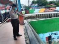 Polsek Asemrowo Laksanakan Pemantauan Debit Air Sungai dan Laut Antisipasi Adanya Potensi Banjir