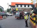 Polsek Asemrowo Atur Arus Lalu Lintas Tambak Mayor, Situasi Lancar Terkendali
