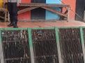 Personil Polsek Krembangan Cek Debit Air Jalan Tanjung Sadari Waspada Kenaikan
