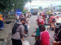 Polsek Krembangan Laksanakan Pembagian Takjil Untuk Masyarakat