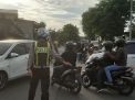 Cegah Kemacetan, Polsek Asemrowo Laksanakan Pengaturan Lalu Lintas Rutin Setiap Hari