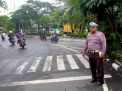 Polsek Krembangan Laksanakan Pengatuan Lalu Lintas Sore di Demak Mbah Ratu, Situasi Aman Terkendali