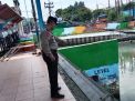 Polsek Asemrowo Cek Ketinggian Pintu Air Balong dan Sungai, Waspada Potensi Banjir