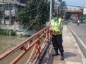 Polsek Pabean Cantikan Lakukan Pengecekan Ketinggian Debit Air Sungai Antisipai Banjir