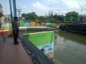Personil Polsek Asemrowo Laksanakan Pengecekan Giat Kontrol Pintu Air Balong 2, Terpantau Dalam Batas Normal