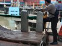 Polsek Asemrowo Cek Ketinggian Debit Air Sungai Pompa Balong, Antisipasi Adanya Potensi Banjir