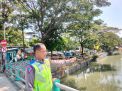 Polsek Pabean Cantikan Lakukan Pemeriksaan Debit Air Sungai Kalimas, Antisipasi Potensi Banjir