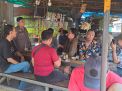 Bhabinkamtibmas Krembangan Utara Sambangi Warkop Jalan Sampurna untuk Mendorong Kerukunan dan Keamanan di Wilayah
