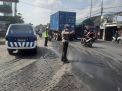 Polsek Krembangan Laksanakan Pemantauan Arus Lalu Lintas Jalan Kalianak, Terpantau Arus Lancar