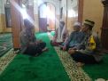 Polsek Asemrowo Melaksanakan Sholat Jumat Berjamaah di Masjid Al Hidayah, Kemudian Sampaikan Himbauan Kamtibmas kepada Takmir Masjid dan Jamaah Lainnya