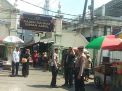 Polsek Semampir Laksanakan Pengamanan di Depan Pintu Masuk Wisata Religi Ampel, Situasi Terpantau Kondusif