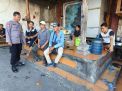 Bhabinkamtibmas Takal Kedinding Sambang Warga Jalan M. Noer, Sampaikan Himbauan Keamanan Curanmor