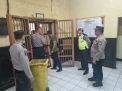 Polsek Pabean Cantikan Cek Kondisi Ruang Tahanan, Pastikan Tidak Ada Barang Terlarang