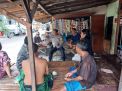 Bhabinkamtibmas Krembangan Utara Sambangi Warga, Sampaikan Pesan Kamtibmas dan Anti Hoax