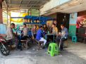 Polsek Krembangan Kunjungi Warkop, Gelar Kegiatan Jumat Curhat
