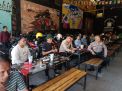 Polsek Semampir Amankan Nobar Seru Persebaya vs Arema