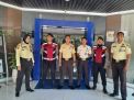 Unit Satsamapta Polres Pelabuhan Tanjung Perak Melakukan Patroli Kota Berdialogis dengan Personel Keamanan di Bank