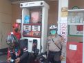 Waspada Penyebaran Uang Palsu, Personil Polsek Asemrowo Laksanakan Patroli di SPBU