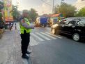 Polsek Krembangan Atur Lalu Lintas Sore di TL Karang Tembok Cegah Kemacetan