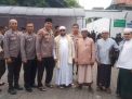 Kapolsek Semampir dan Jajaran Lakukan Silaturrahmi dan Ziarah ke Makam Sunan Ampel Setelah Sholat Jumat