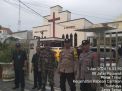 Personil Polsek Pabean Cantikan dan Babinsa, Bersama Satpam Gereja, Amankan Ibadah Awal Tahun di Gereja