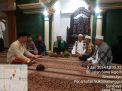 Polsek Asemrowo Melaksanakan Sholat Jumat Berjamaah dan Sampaikan Pesan Kamtibmas di Masjid Al Jihat