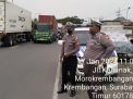 Polsek Krembangan Lakukan Patroli Keamanan dan Antisipasi Kemacetan di Jalan Kalianak