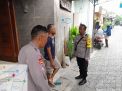 Polsek Kenjeran dan Anggota PAM TPS Pastikan Kesiapan TPS di Bulak Banteng