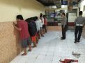 Polsek Krembangan Melaksanakan Pengecekan Ruang Tahanan, Cegah Masuknya Barang Terlarang