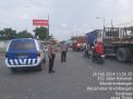 Polsek Krembangan Aktif Antisipasi Kemacetan dan Kecelakaan Lalu Lintas di Jalan Kalianak