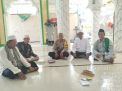 Bhabinkamtibmas Kelurahan Tanjung Perak Tingkatkan Silaturahmi Melalui Sholat Jumat di Masjid Sabilul Ulum