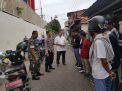 Bhabinkamtibmas dan Babinsa Asemrowo Himbau Siswa SMK Taruna Hindari Nongkrong Pasca Sekolah