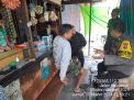 Bhabinkamtibmas Krembangan Utara Galakkan Kamtibmas Jelang Ramadhan di Warkop Kalisosok
