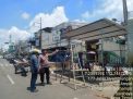 Bhabinkamtibmas Ampel Bripka Toni Pantau Perkembangan Pos Pelayanan di Masjid Ampel