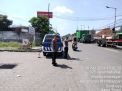 Polsek Krembangan Jaga Keamanan dan Antisipasi Kemacetan di Jalan Kalianak, Situasi Aman dan Terkendali